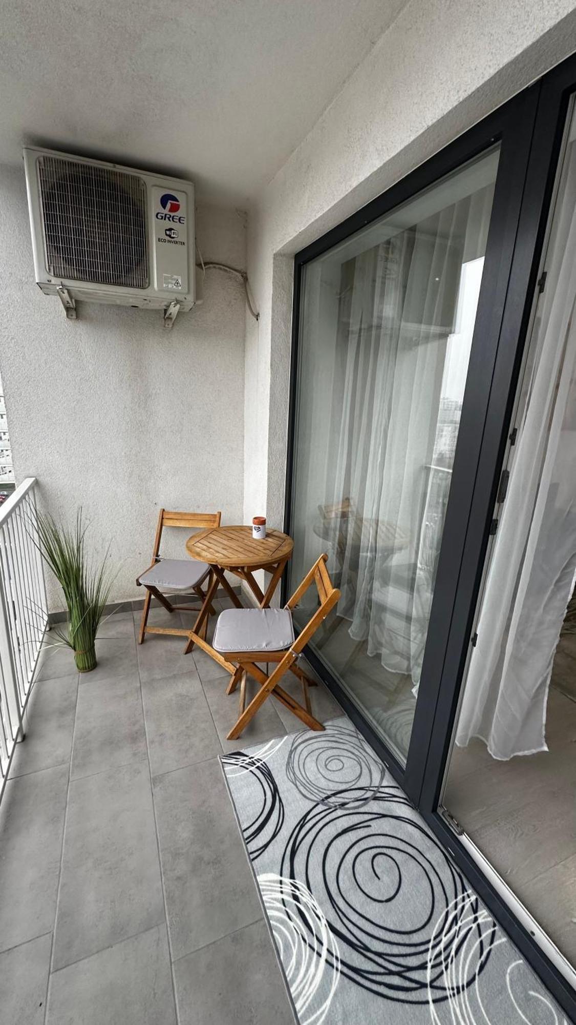 Chris Holiday Oradea Exterior photo